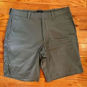 J Crew men’s Sage tech shorts; 30” waist, 9” inseam